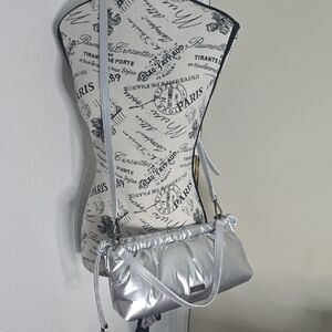 Vince Camuto Metallic Silver Puffer Crossbody/Shoulder W/ Gunmetal (NWOT)🩶